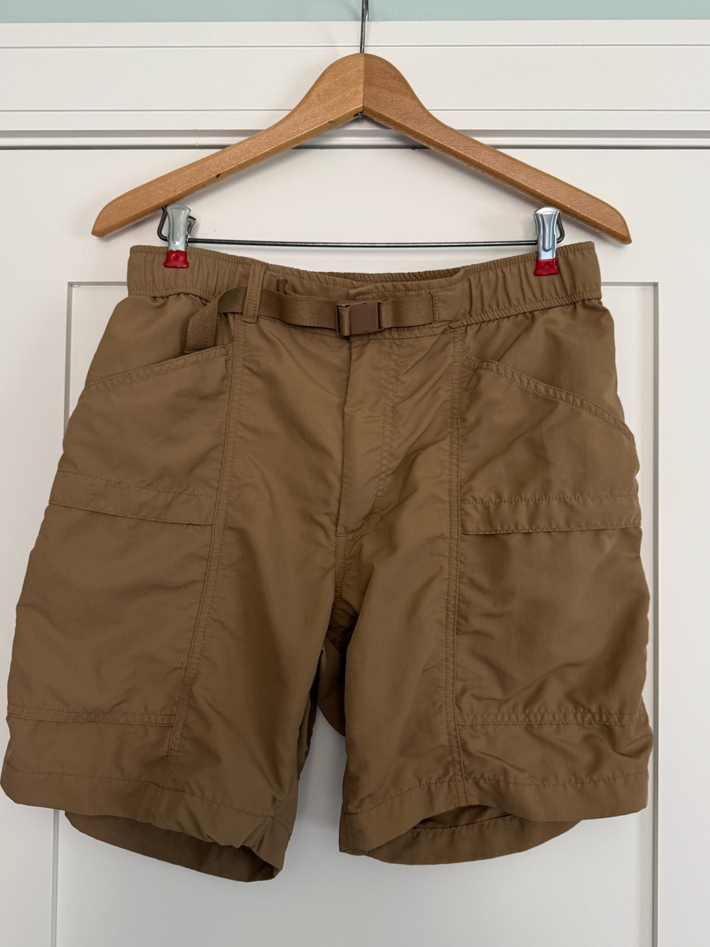 Uniqlo Men's Gear Cargo Shorts in Tan Size Medium Waist 30”-33” Nylon
